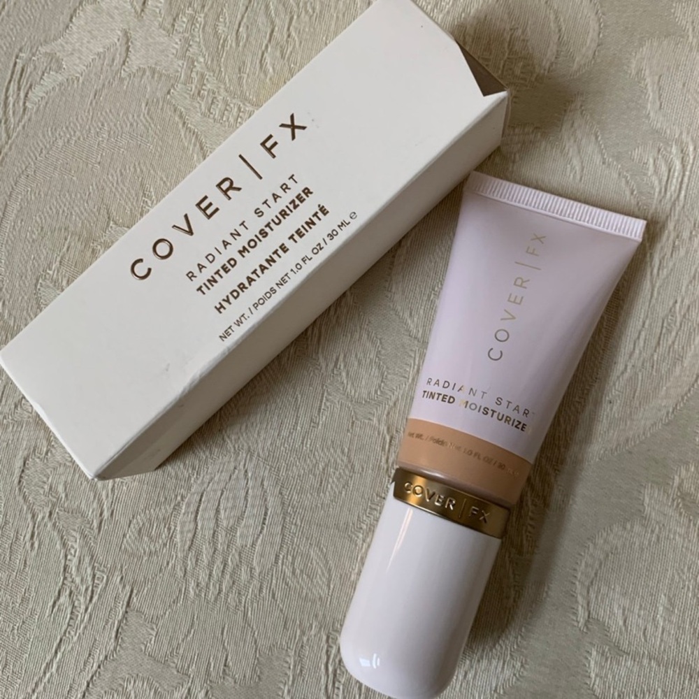 COVER FX Radiant Start Tinted Moisturizer Foundation in 3 Light Medium Neutral